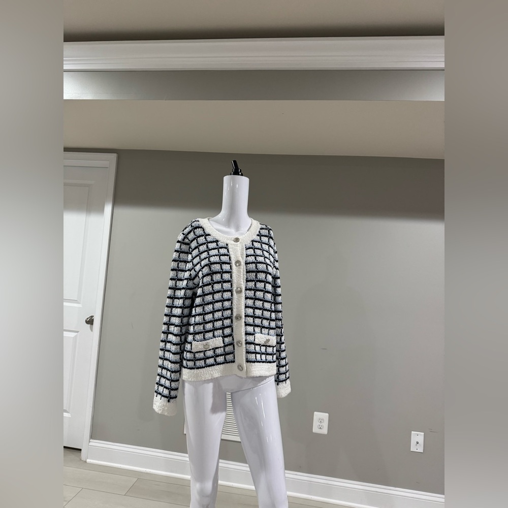 $648 VERONICA BEARD
Lavigne Tweed Knit Jacket size M - Picture 7 of 11